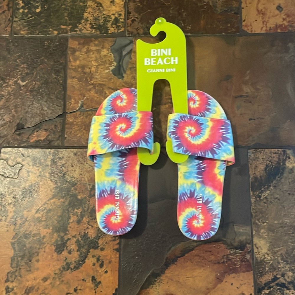 Gianni Bini sandals